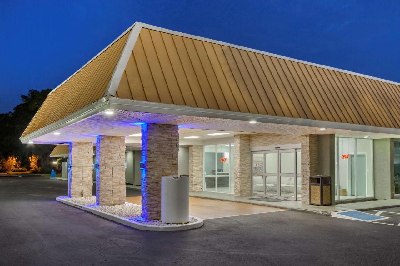 Quality Inn & Suites Pawleys Island Exterior photo
