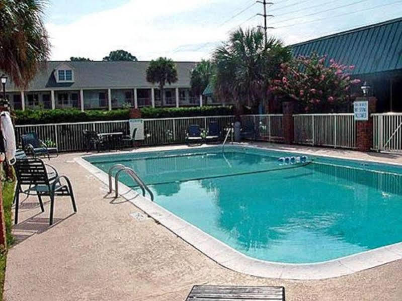 Quality Inn & Suites Pawleys Island Exterior photo