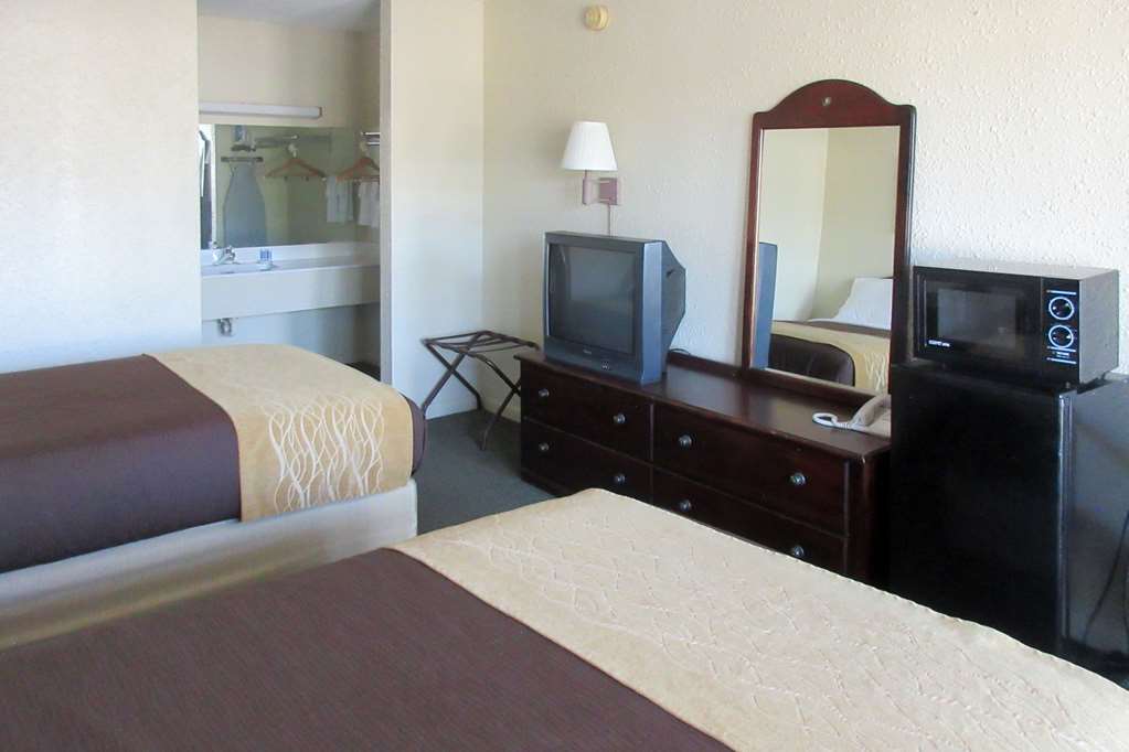 Quality Inn & Suites Pawleys Island Room photo