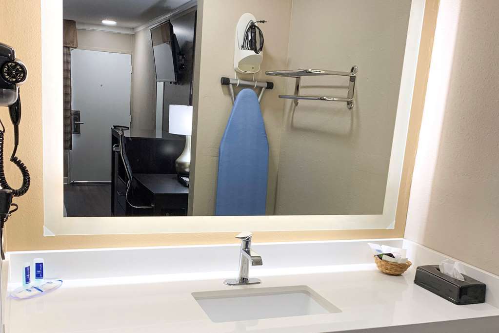 Quality Inn & Suites Pawleys Island Room photo